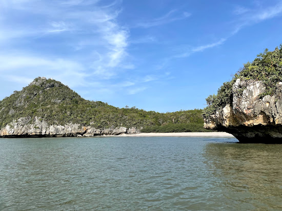 Wat Thung Noi Little Beach