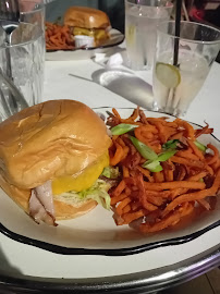 Sandwich au poulet du Restaurant américain PNY VIEUX-LILLE - n°2