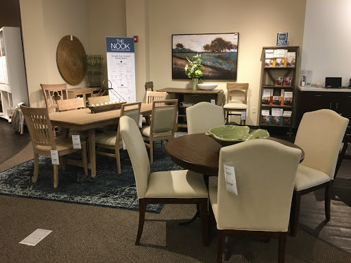 Furniture Store «La-Z-Boy Furniture Galleries», reviews and photos, 8600 NE Flintlock Rd, Kansas City, MO 64157, USA