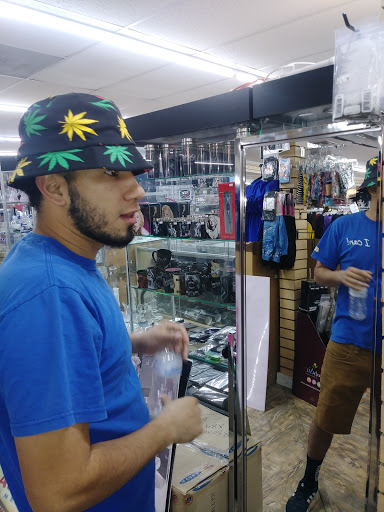 Vaporizer Store «210 Discount Store», reviews and photos, 4906 W Commerce St, San Antonio, TX 78237, USA