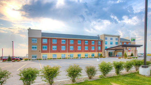 Holiday Inn Express & Suites Remington, an IHG Hotel
