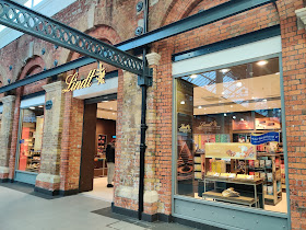 Lindt Chocolate Shop Swindon Designer Outlet