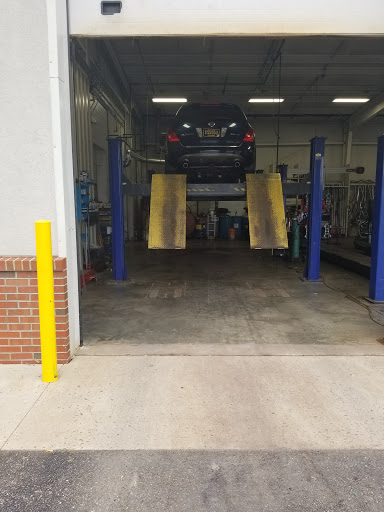 Auto Repair Shop «Meineke Car Care Center», reviews and photos, 303 W Pulaski Hwy, Elkton, MD 21921, USA