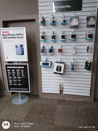 Cell Phone Store «Verizon Authorized Retailer, TCC», reviews and photos, 625 West Chester Pike, Havertown, PA 19083, USA
