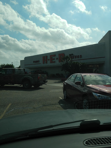 Grocery Store «H-E-B Grocery», reviews and photos, 206 S Alamo St, Refugio, TX 78377, USA