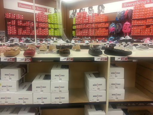 Shoe Store «Famous Footwear», reviews and photos, 1515 US-22 #42, Watchung, NJ 07069, USA