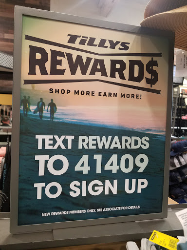 Clothing Store «Tillys», reviews and photos, 5286 E 2nd St, Long Beach, CA 90803, USA