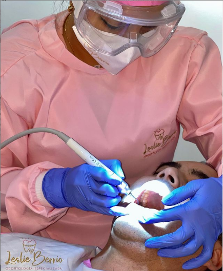 Leslie Berrio Odontología Especializada