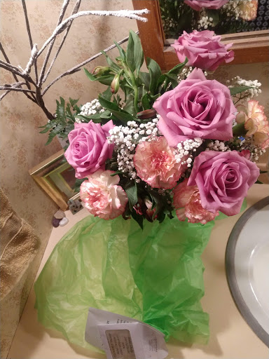 Florist «Flower Basket», reviews and photos, 302 N Lake St, Aurora, IL 60506, USA