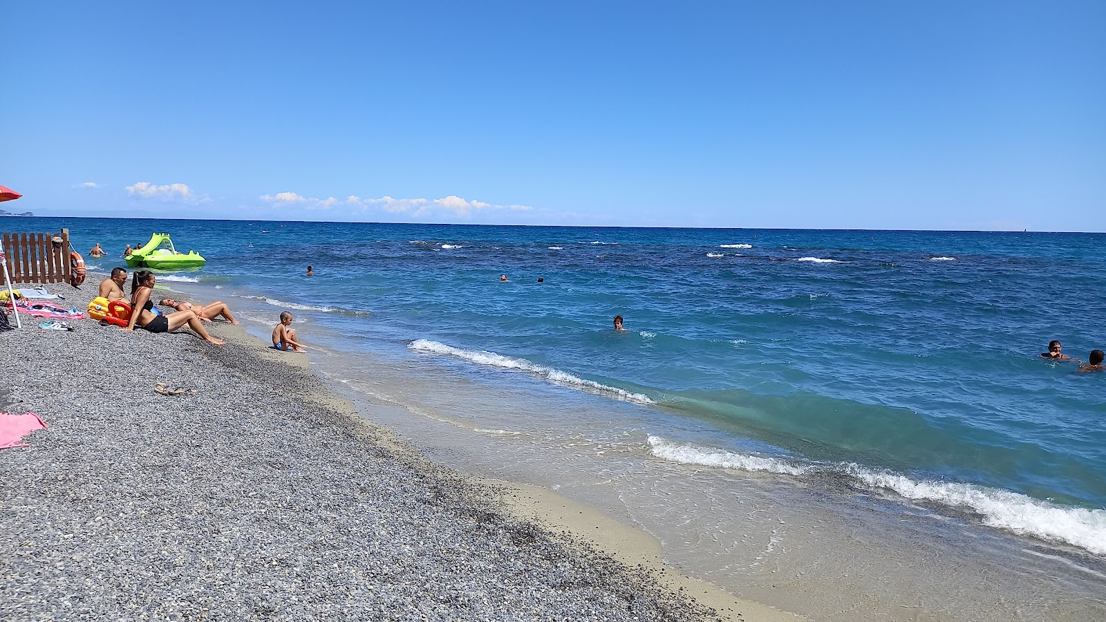 Foto de Spiaggia di Borghetto com praia espaçosa