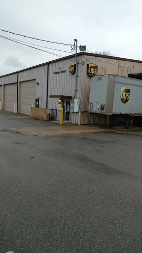 Shipping and Mailing Service «UPS Customer Center», reviews and photos, 3514 Greensboro Ave, Tuscaloosa, AL 35401, USA