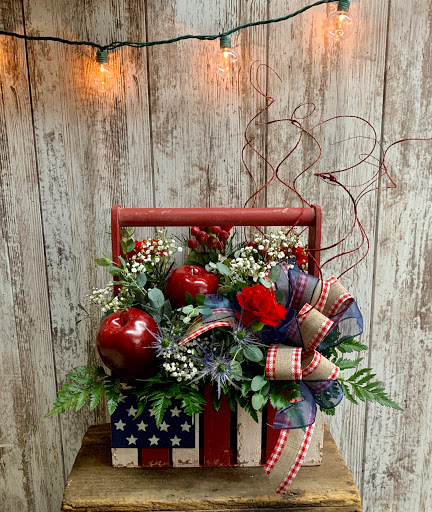 Florist «The Enchanted Florist», reviews and photos, 109 Public Sq, Lagrange, OH 44050, USA