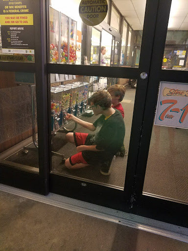 Grocery Store «Food Lion», reviews and photos, 5021 Trotwood Ave Ste 7, Columbia, TN 38401, USA