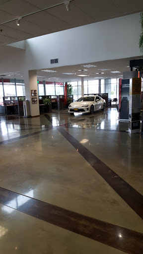 Toyota Dealer «Thurston Auto Plaza», reviews and photos, 2800 N State St, Ukiah, CA 95482, USA