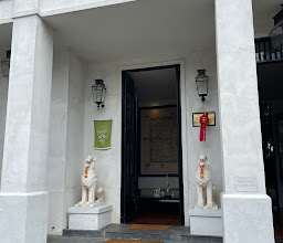 99 The Gallery Hotel photo
