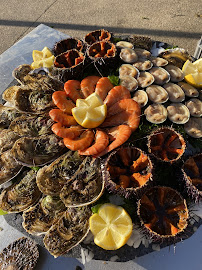 Photos du propriétaire du Restaurant de fruits de mer Coquillages Claude Les Grandes Halles Du vieux Port à Marseille - n°12