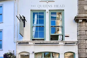 The Queens Head Hotel image