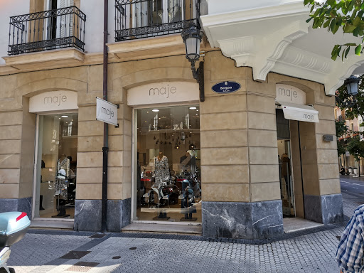 Tiendas para comprar zapatillas guess mujer San Sebastián