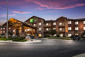 Holiday Inn Express & Suites Custer, an IHG Hotel image