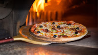 Pizza du Restaurant les reflets du Périgord /chez titi et sa boutique à Saint-Mitre-les-Remparts - n°1