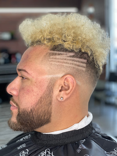 Barber Shop «Uppercuts Barber Shop», reviews and photos, 429 W Pioneer Pkwy, Grand Prairie, TX 75051, USA