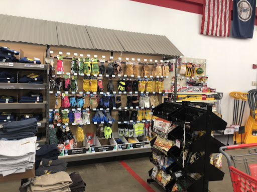 Home Improvement Store «Tractor Supply Co.», reviews and photos, 921 River Rd, Charlottesville, VA 22901, USA