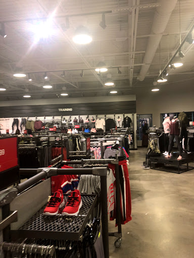 Sporting Goods Store «Nike Factory Store», reviews and photos, 5195 Factory Shops Blvd, Ellenton, FL 34222, USA
