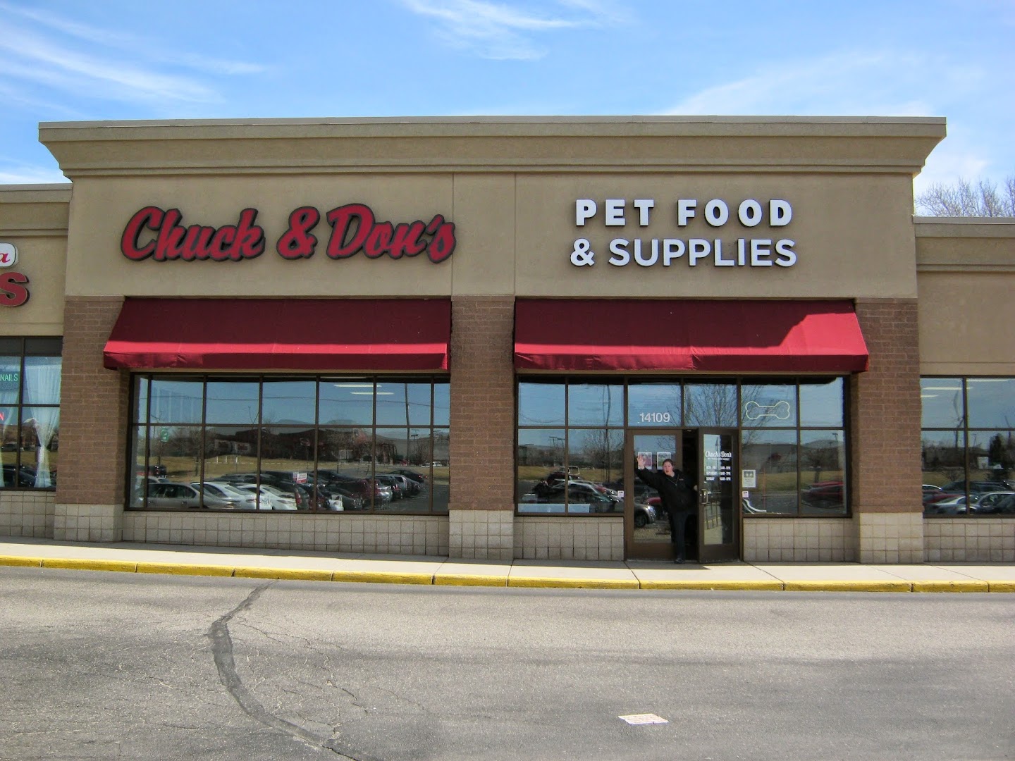 Chuck & Don's Pet Food & Supplies