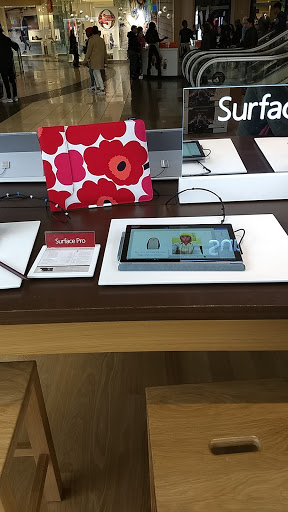 Computer Store «Microsoft Store - Westfield San Francisco Centre», reviews and photos, 845 Market St #257, San Francisco, CA 94103, USA
