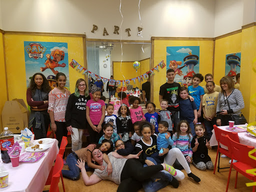 Shopping Mall «ShoppingTown Mall», reviews and photos, 3649 Erie Blvd E, Syracuse, NY 13214, USA