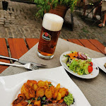 Photo n°3 de l'avis de Beate.h fait le 29/06/2023 à 16:36 sur le  Hinterhöfle, Wein-, Biergarten & mehr im Herzen der Altstadt à Volkach