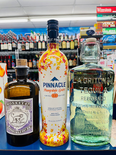 Liquor Store «Main Street Liquor», reviews and photos, 243 E 14 Mile Rd, Clawson, MI 48017, USA