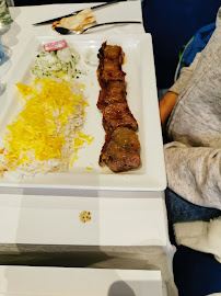 Kebab du Restaurant de spécialités perses Guylas | Cuisine traditionnelle persane iranienne à Paris - n°12