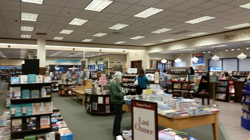 Book Store «Barnes & Noble Booksellers Mansell Crossings SC», reviews and photos, 7660 North Point Pkwy, Alpharetta, GA 30022, USA