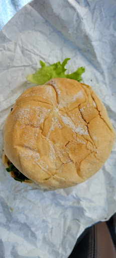 Hamburger Restaurant «Lake Zoar Drive In», reviews and photos, 14 Roosevelt Dr, Stevenson, CT 06491, USA