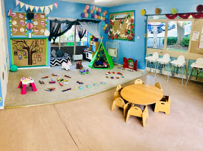 Reviews of Little Gems Day Nursery in London - Kindergarten