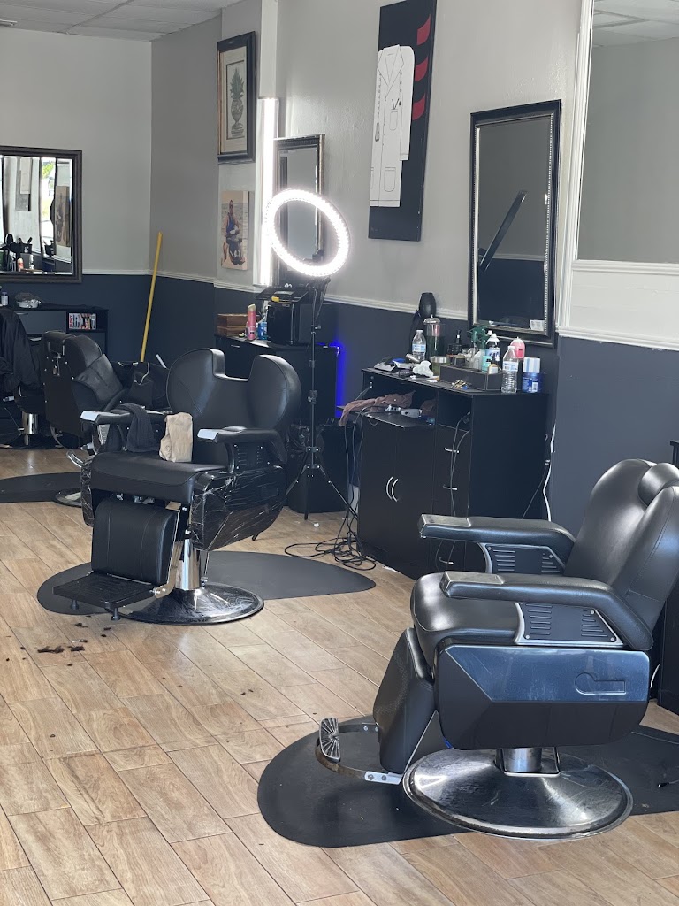 Headquarters Barbershops 32724