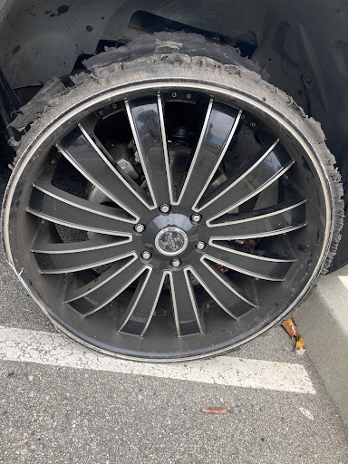 Hanlons Tire Service image