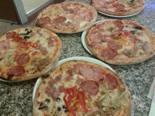 Pizzeria Il Pinguino (dal 1978) in Porlezza, Provincia di Como
