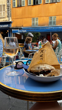 Plats et boissons du Restaurant méditerranéen KALŌS 🧿 Mediterranean Street Food 🧿 à Nice - n°4