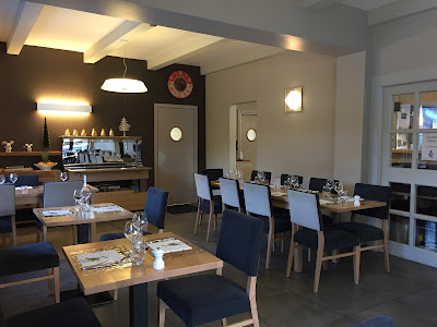Contact Hôtel Auberge du château de joux à La Cluse-et-Mijoux