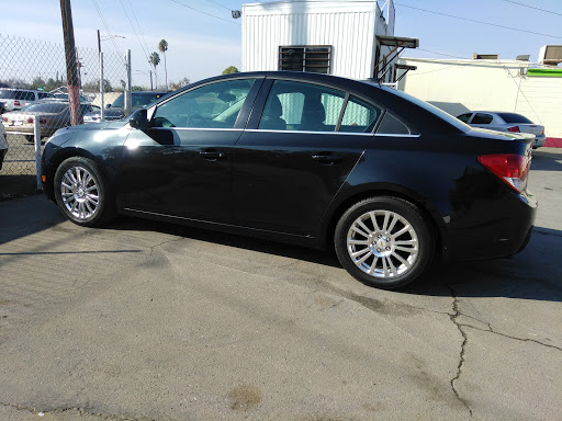 Used Car Dealer «El Chaparro Auto Sales», reviews and photos, 2215 E California Ave, Bakersfield, CA 93307, USA