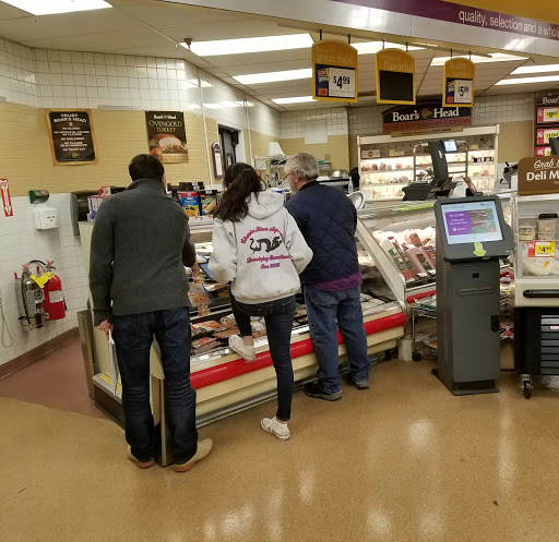 Grocery Store «Stop & Shop», reviews and photos, 713 E Broadway, South Boston, MA 02127, USA