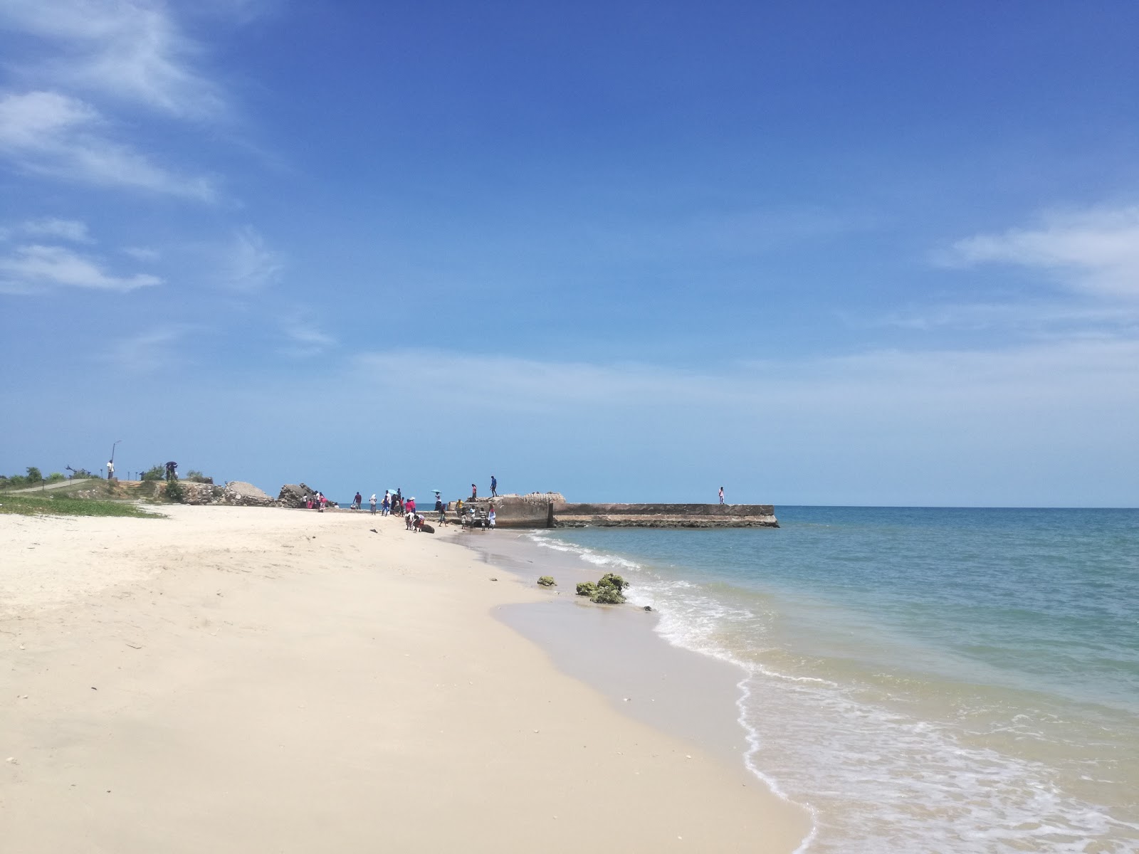 Foto von Kankesanthurai Beach mit langer gerader strand