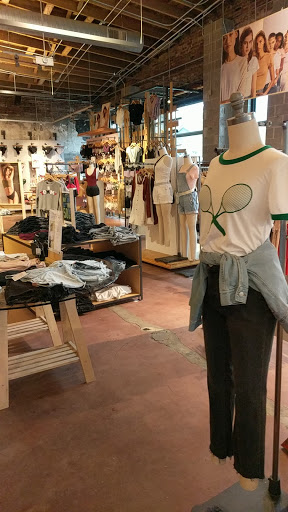 Clothing Store «Urban Outfitters», reviews and photos, 1140 Bardstown Rd, Louisville, KY 40204, USA