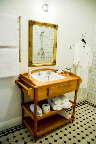 Victorian Side Bathrooms