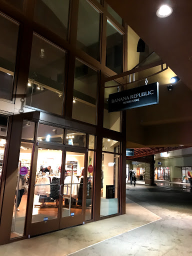 Clothing Store «Banana Republic», reviews and photos, 1001 N Arney Rd, Woodburn, OR 97071, USA