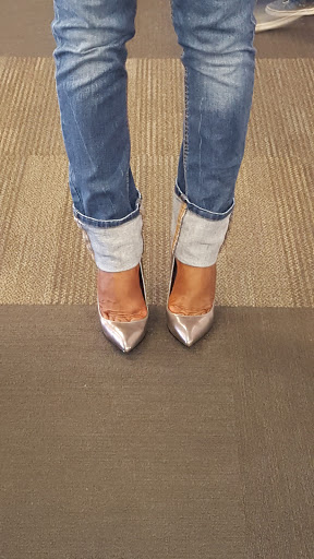 Shoe Store «DSW Designer Shoe Warehouse», reviews and photos, 300 E Colorado Blvd #250, Pasadena, CA 91101, USA