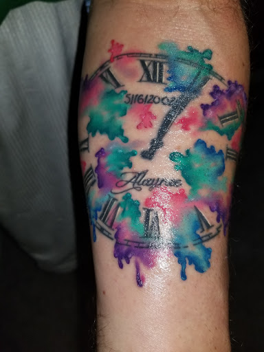 Tattoo Shop «No Egrets Tattoo Studios», reviews and photos, 1128 College St, Clarksville, TN 37040, USA