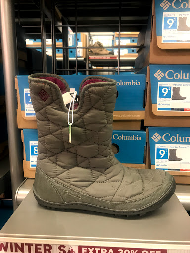 Sportswear Store «Columbia Sportswear Outlet», reviews and photos, 6800 Oxon Hill Rd #600, Oxon Hill, MD 20745, USA